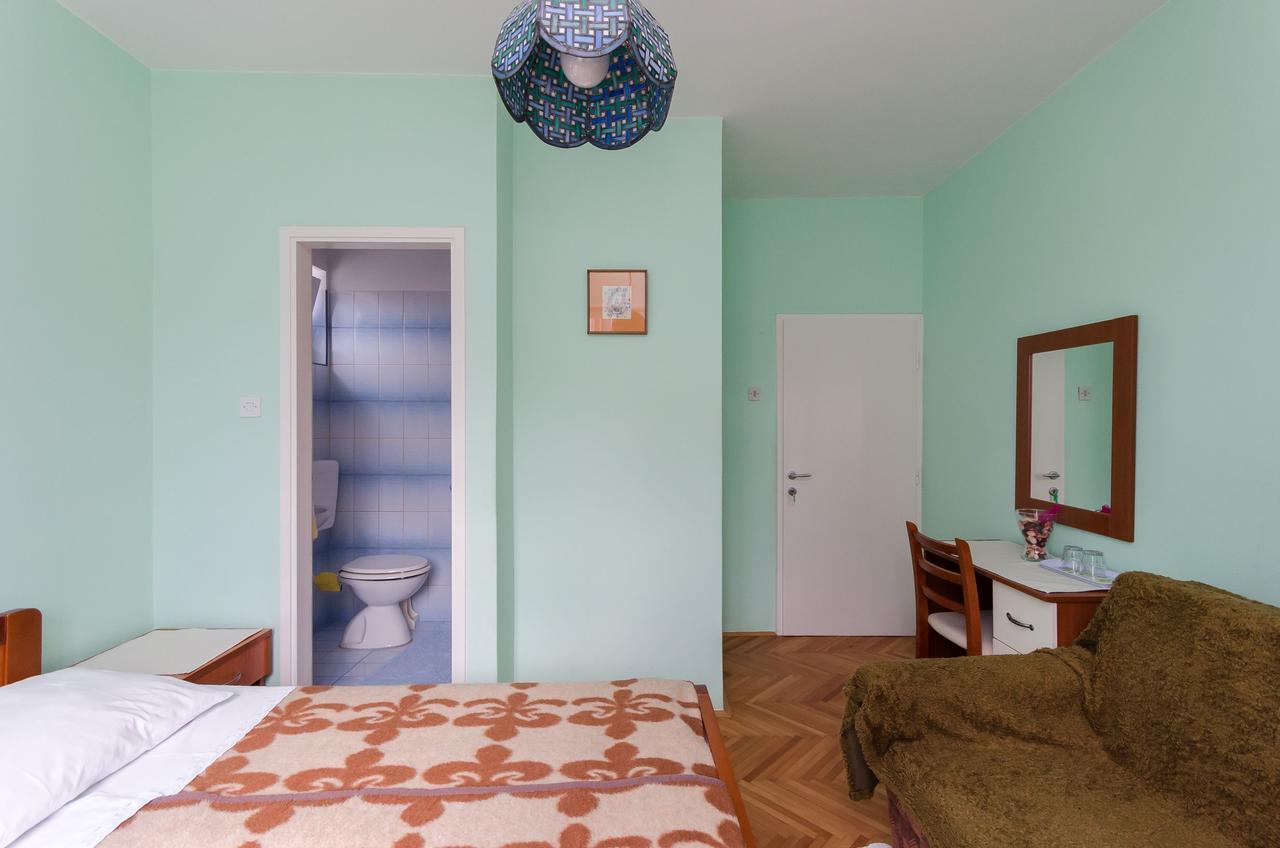 Rooms Mihaela Rab Town Exterior foto