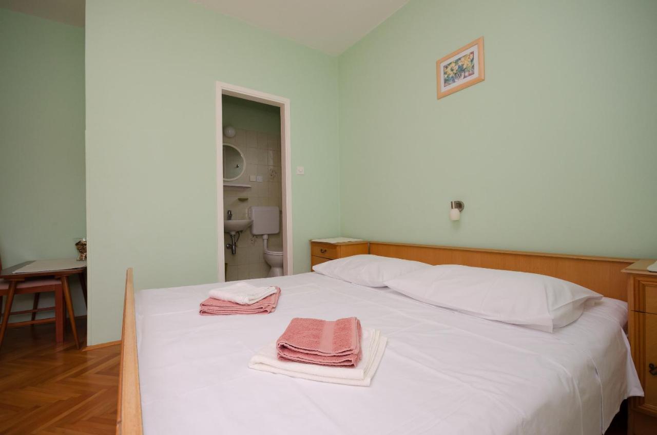 Rooms Mihaela Rab Town Exterior foto