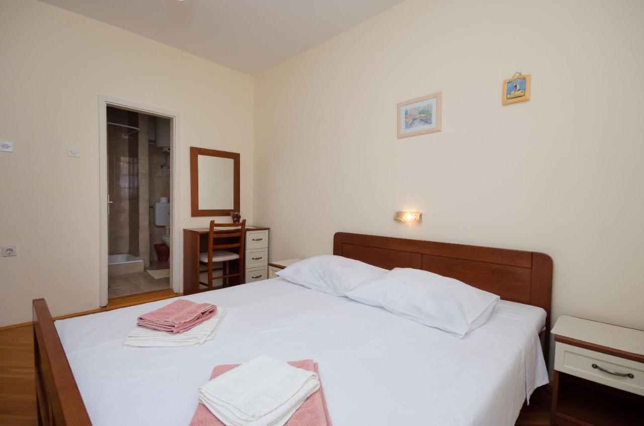 Rooms Mihaela Rab Town Exterior foto