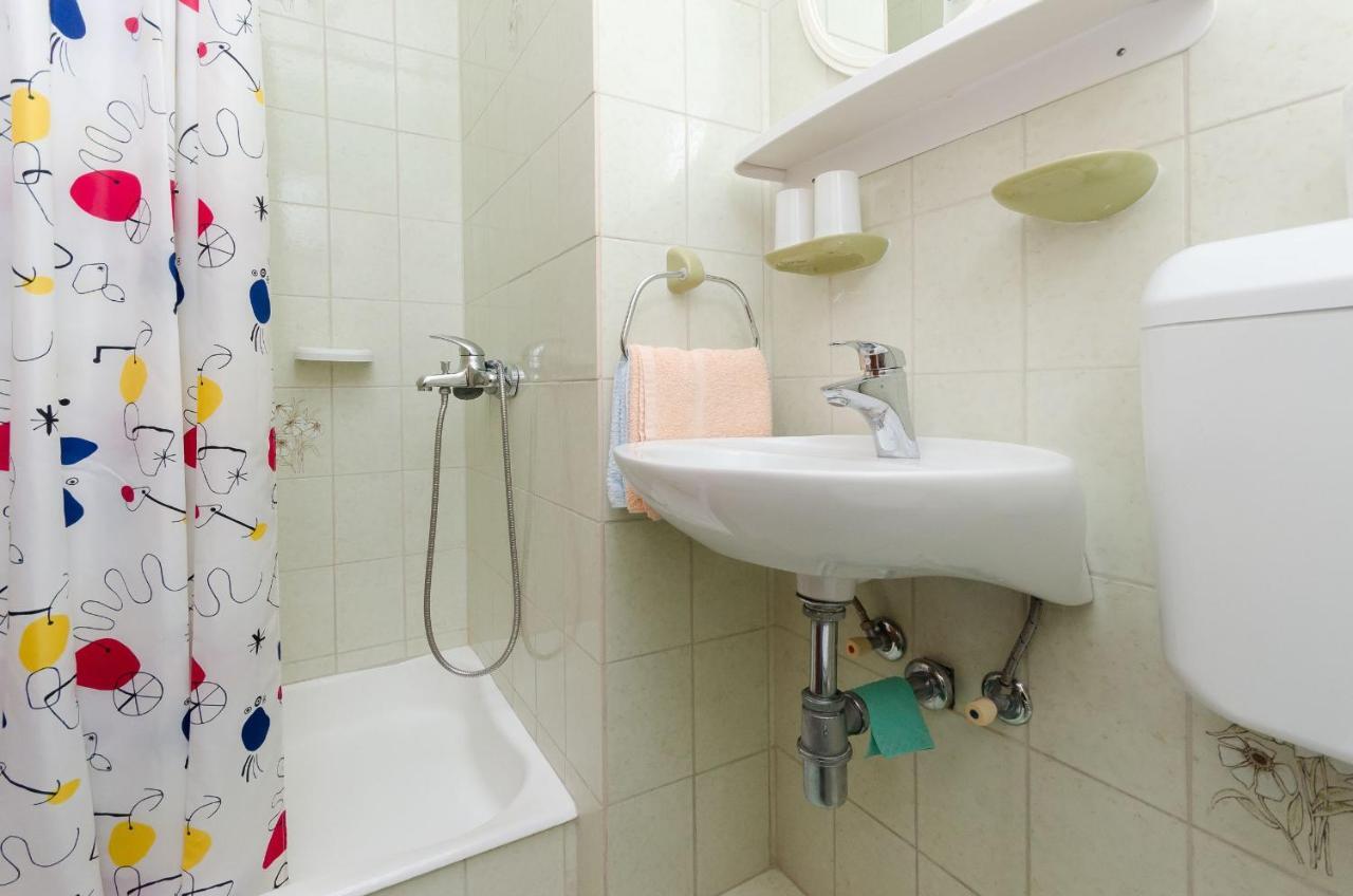 Rooms Mihaela Rab Town Exterior foto